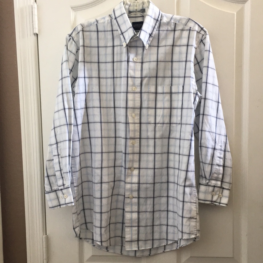 FINAL MARKDOWN Men’s arrow shirt small